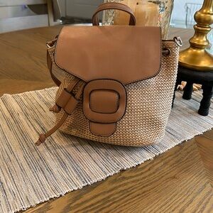 Backpack 🎒 crossbody whatever has removable straps on the drawstring bag